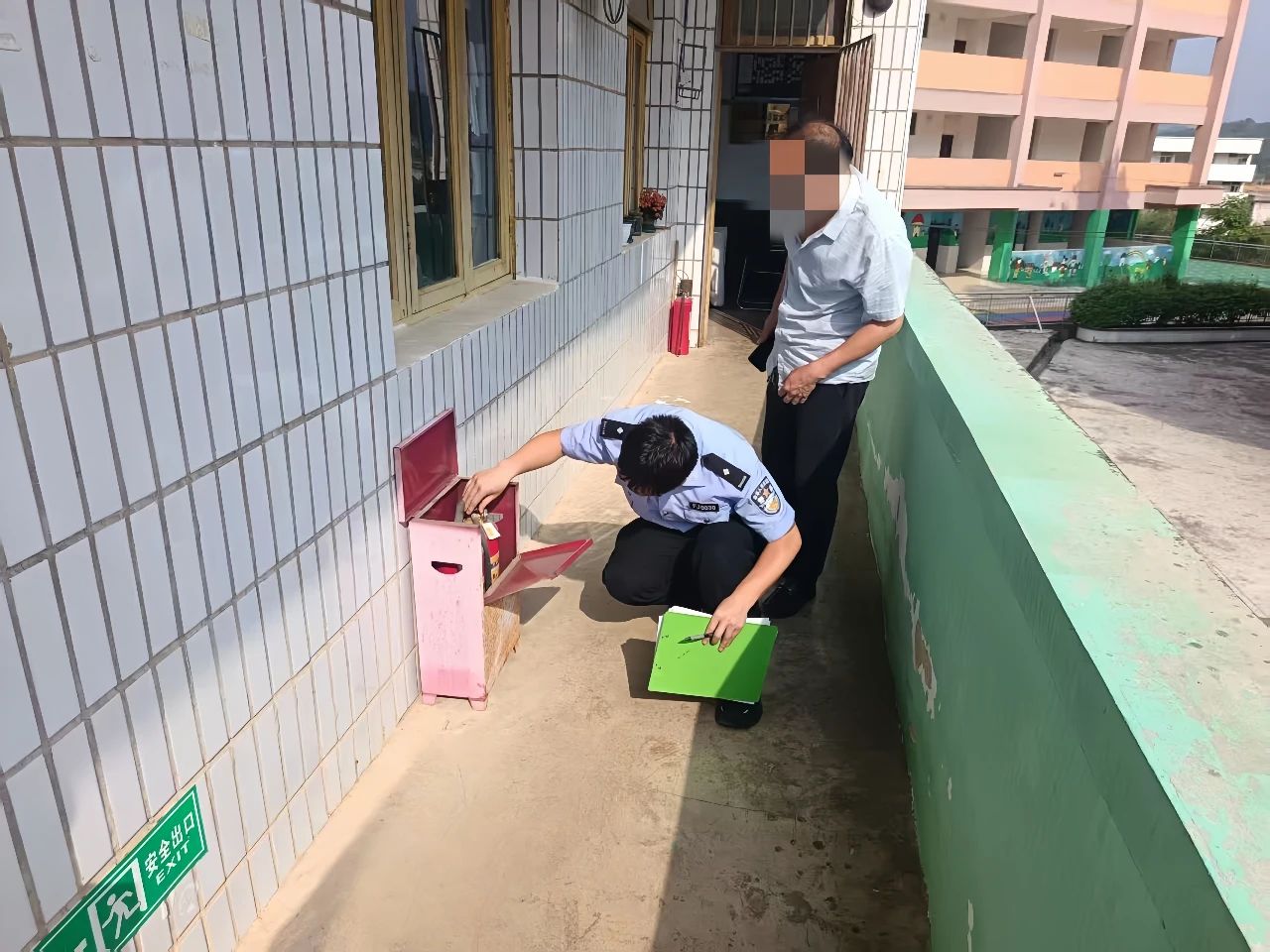 關(guān)嶺公安 持續(xù)開展校園安全檢查 筑牢防盜安全防線